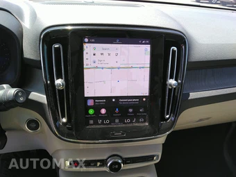 2023 Volvo XC40 B4 Plus Dark Theme – miniatura 18