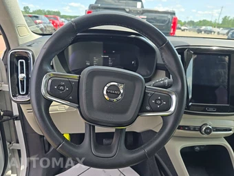 2023 Volvo XC40 B4 Ultimate Dark Theme - miniatura 10