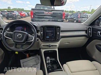 2023 Volvo XC40 B4 Ultimate Dark Theme - miniatura 11