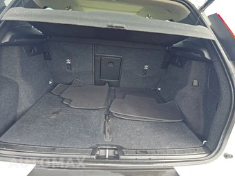 2023 Volvo XC40 B4 Ultimate Dark Theme - miniatura 16