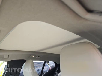 2023 Volvo XC40 B4 Ultimate Dark Theme - miniatura 17