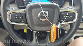 2023 Volvo XC40 B4 Ultimate Dark Theme - miniatura 18