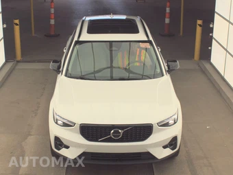 2023 Volvo XC40 B4 Ultimate Dark Theme - miniatura 2