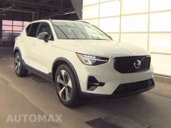 2023 Volvo XC40 B4 Ultimate Dark Theme - miniatura 3