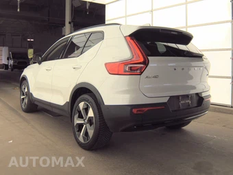 2023 Volvo XC40 B4 Ultimate Dark Theme - miniatura 6