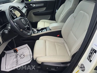 2023 Volvo XC40 B4 Ultimate Dark Theme - miniatura 7