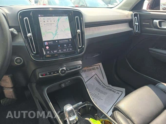 2023 Volvo XC40 B4 Ultimate Dark Theme – miniatura 10