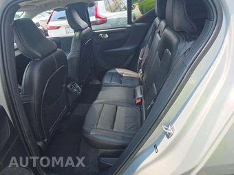 2023 Volvo XC40 B4 Ultimate Dark Theme – miniatura 13