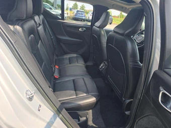 2023 Volvo XC40 B4 Ultimate Dark Theme – miniatura 16