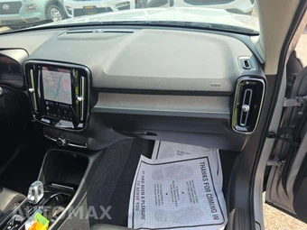 2023 Volvo XC40 B4 Ultimate Dark Theme – miniatura 19