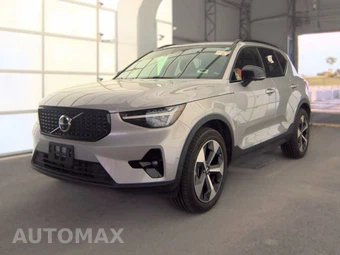 2023 Volvo XC40 B4 Ultimate Dark Theme