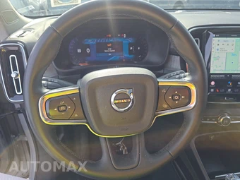2023 Volvo XC40 B4 Ultimate Dark Theme – miniatura 10