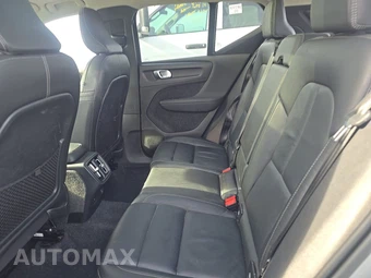 2023 Volvo XC40 B4 Ultimate Dark Theme – miniatura 13