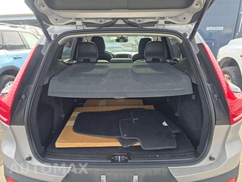2023 Volvo XC40 B4 Ultimate Dark Theme – miniatura 16