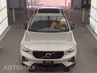 2023 Volvo XC40 B4 Ultimate Dark Theme – miniatura 2