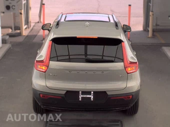 2023 Volvo XC40 B4 Ultimate Dark Theme – miniatura 5