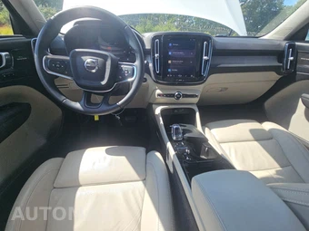 2023 Volvo XC40 B4 Ultimate Dark Theme - miniatura 11