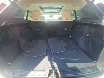 2023 Volvo XC40 B4 Ultimate Dark Theme - miniatura 16