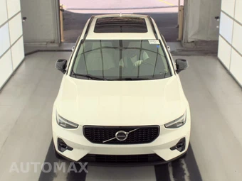 2023 Volvo XC40 B4 Ultimate Dark Theme - miniatura 2