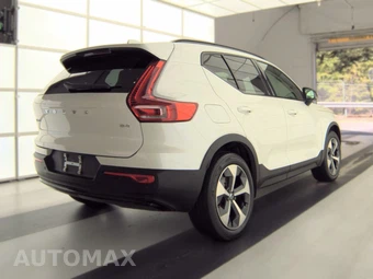 2023 Volvo XC40 B4 Ultimate Dark Theme - miniatura 4