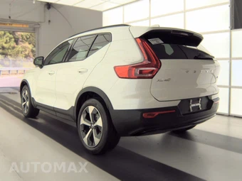 2023 Volvo XC40 B4 Ultimate Dark Theme - miniatura 6
