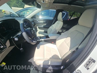 2023 Volvo XC40 B4 Ultimate Dark Theme - miniatura 7