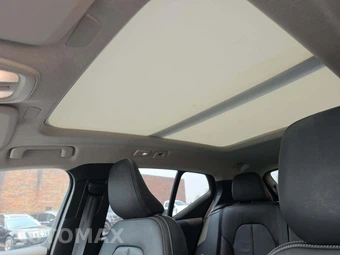2023 Volvo XC40 B4 Ultimate Dark Theme – miniatura 11