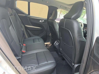 2023 Volvo XC40 B4 Ultimate Dark Theme – miniatura 16
