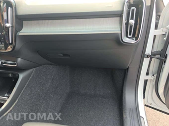 2023 Volvo XC40 B4 Ultimate Dark Theme – miniatura 19