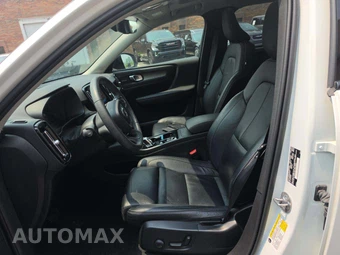 2023 Volvo XC40 B4 Ultimate Dark Theme – miniatura 6