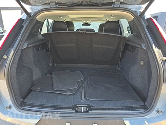 2023 Volvo XC40 B4 Ultimate Dark Theme – miniatura 16