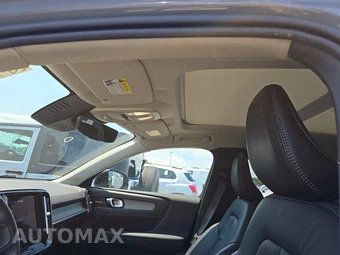 2023 Volvo XC40 B4 Ultimate Dark Theme – miniatura 17