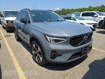 2023 Volvo XC40 B4 Ultimate Dark Theme – miniatura 3