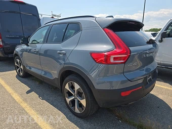 2023 Volvo XC40 B4 Ultimate Dark Theme – miniatura 6