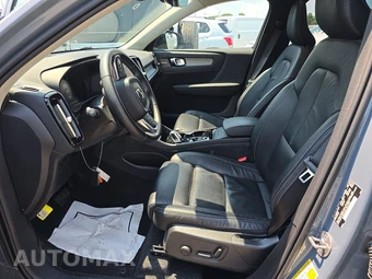2023 Volvo XC40 B4 Ultimate Dark Theme – miniatura 7