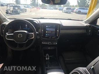 2023 Volvo XC40 B4 Ultimate Dark Theme – miniatura 11