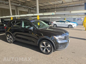 2023 Volvo XC40 B4 Ultimate Dark Theme – miniatura 3
