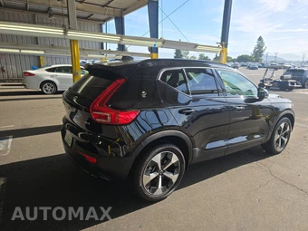 2023 Volvo XC40 B4 Ultimate Dark Theme – miniatura 4