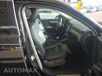 2023 Volvo XC40 B4 Ultimate Dark Theme – miniatura 8