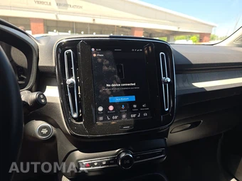 2023 Volvo XC40 B5 Core – miniatura 11