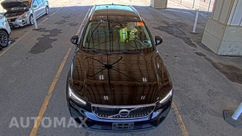 2023 Volvo XC40 B5 Core – miniatura 2