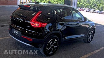 2023 Volvo XC40 B5 Core – miniatura 4
