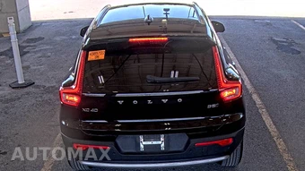2023 Volvo XC40 B5 Core – miniatura 5