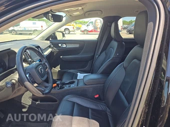 2023 Volvo XC40 B5 Core – miniatura 7