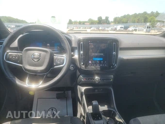 2023 Volvo XC40 B5 Core – miniatura 11