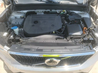 2023 Volvo XC40 B5 Core – miniatura 15