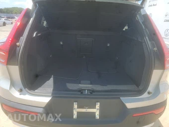 2023 Volvo XC40 B5 Core – miniatura 16
