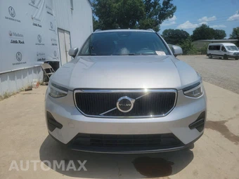2023 Volvo XC40 B5 Core – miniatura 2