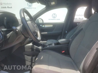 2023 Volvo XC40 B5 Core – miniatura 7