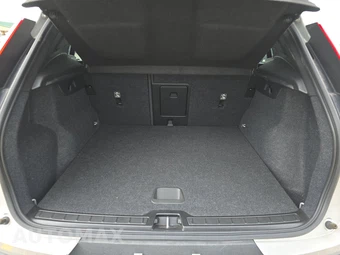 2023 Volvo XC40 B5 Core - miniatura 16